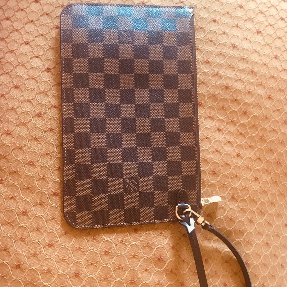 Authentic Neverfull MM/GM Pouch/Wristlet
